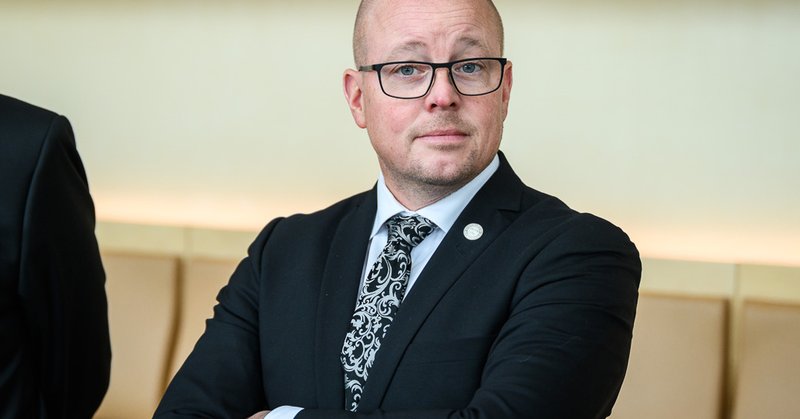 Tweet card summary image