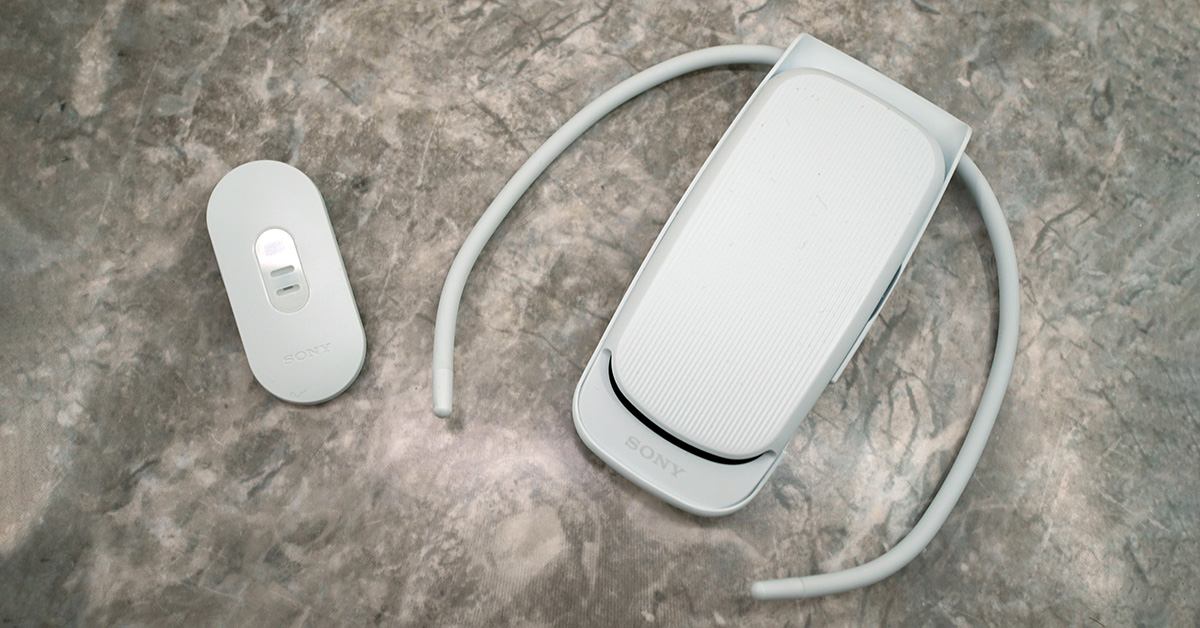 feeder_web's tweet card. ソニーの“着るクーラー”として知名度を誇る「REON POCKET」に新作が登場した。4月20日に発表された「REON POCKET 4」はデザインも一新し、3までの不満点を一掃した新モデルだ。さっそく試してみたので使い勝手をチェックする。