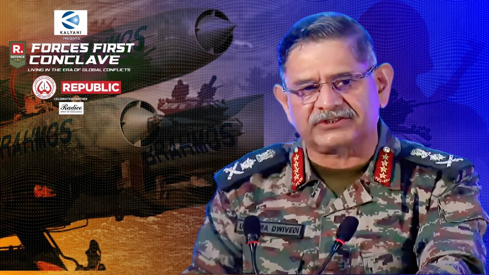Republic_Bharat's tweet card. Forces First Conclave 2025: फोर्सेस फर्स्ट कॉन्क्लेव में सेना प्रमुख जनरल उपेंद्र द्विवेदी ने कहा कि आज बदलते परिदृश्य में, एक चिंतित राष्ट्र के रूप में असली परीक्षा केवल क्षमताओं की नहीं, बल्कि इस...