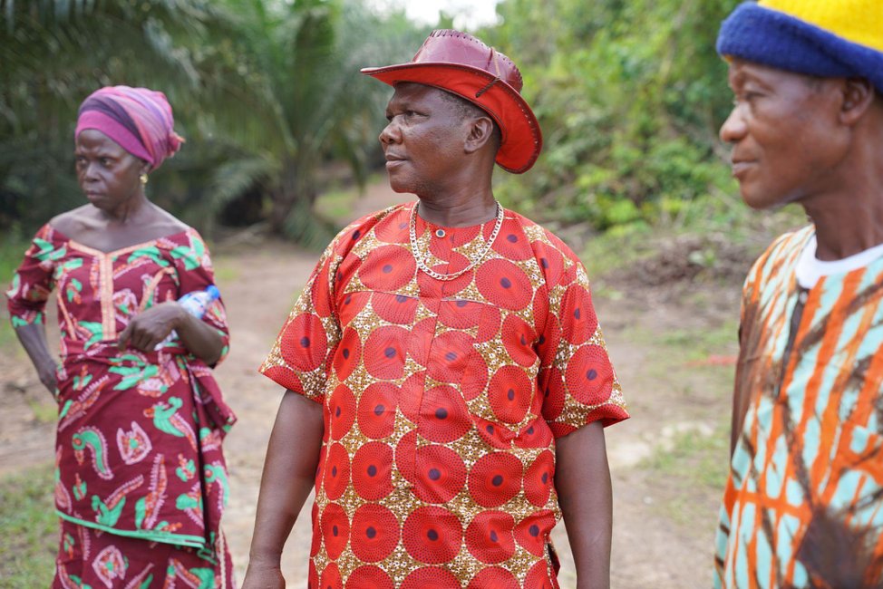 RightsResources's tweet card. Indonesian and Liberian community leaders have developed a tool to help companies track the impacts of their plantations across supply chains