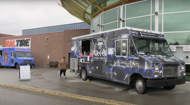 ChelseyMutter's tweet card. Vernonites are stepping up to help evacuees from the wildfires in Kelowna.