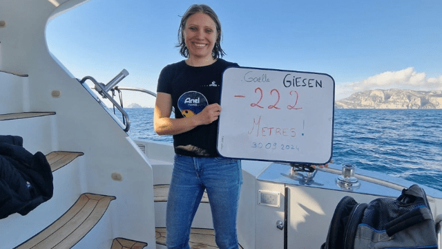 epflalumni's tweet card. Gaëlle Giesen a établi en 2024 les records du monde féminins pour des plongées en mer et en recycleur, à 222 mètres de profondeur. Cette ingénieure spatiale au CNES, le Centr...
