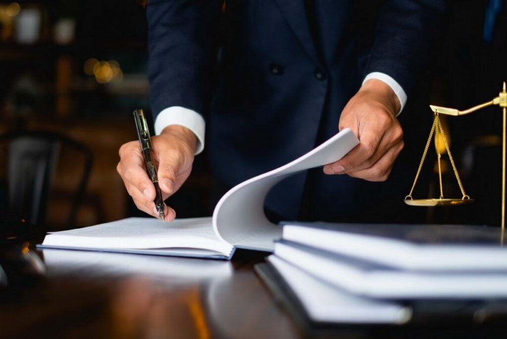 Help247Jsc's tweet card. A detailed guide on the documents and procedures needed to set up a foreign-invested company (FDI) in Vietnam under the latest 2025 regulations.