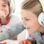 coding_tomorrow's tweet card. Online-Workshops für den Nachmittag für Kinder und Jugendliche ✓ Digi:Kids ✓ Spielend programmieren mit Scratch, CoSpaces und mehr. ✓