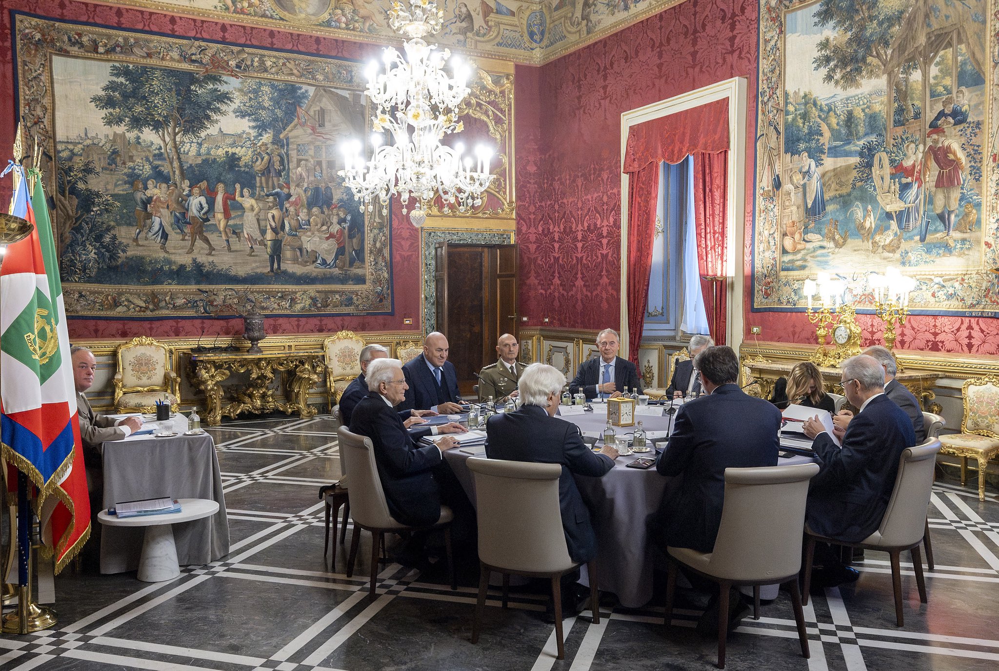 en_decode39's tweet card. Supreme Defence Council met on Monday at the Quirinale with one issue already set on the agenda from the moment the session was convened: the escalation of hybrid threats targeting Italy and Europe.