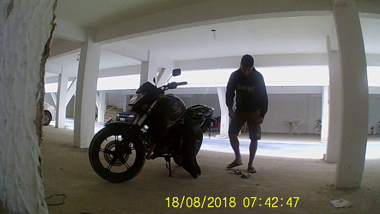 juanlima23's tweet card. CB 300R PRETA -SAMARA- COLOCANDO O BAGAGEIRO