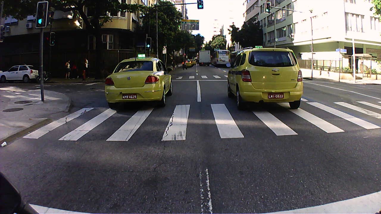 juanlima23's tweet card. CB300R PRETA -SAMARA- ROLEZAO EM COPACABANA