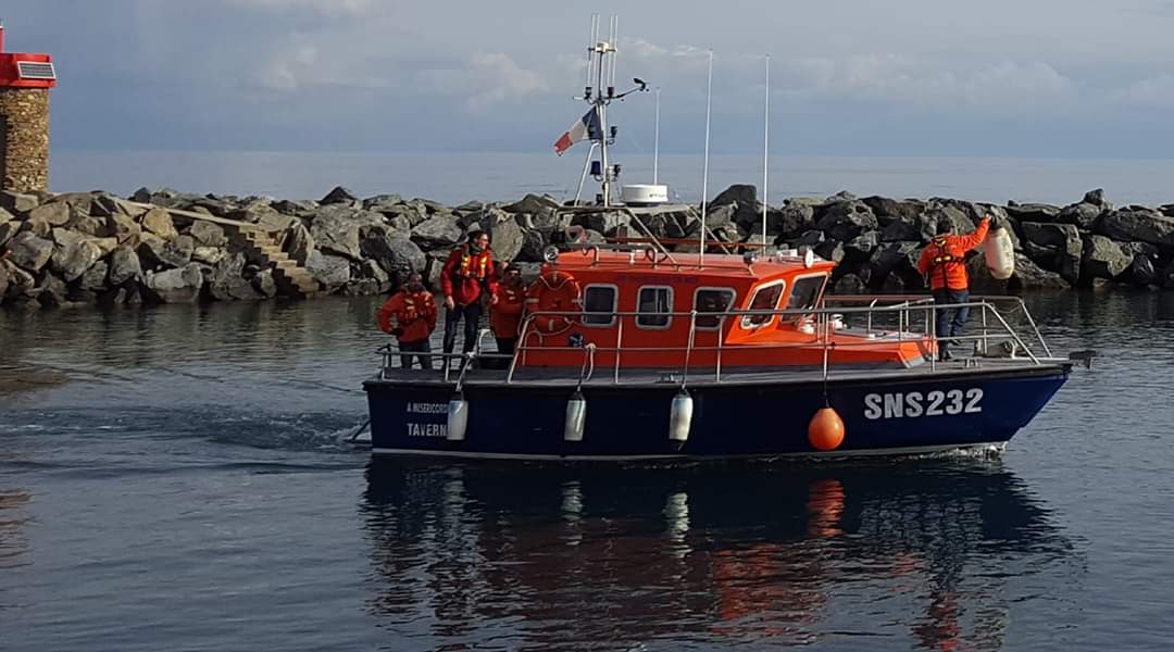 corsenetinfos's tweet card. « J’arriverai en retard. Il y a peu de vent. » Vers 17 heures lundi, Jean-Christian Blanc, le navigateur qui naviguait depuis l’île d’Elbe vers le port de Taverna où il était membre du Yatch club d...