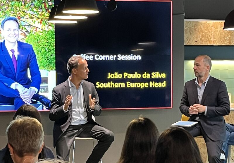 jpmdasilva's tweet card. Our Portuguese operation has now more than 600 employees from many nationalities and it was great to talk with several of them today. Congratulations also to Nuno Saramago our new Managing Director...