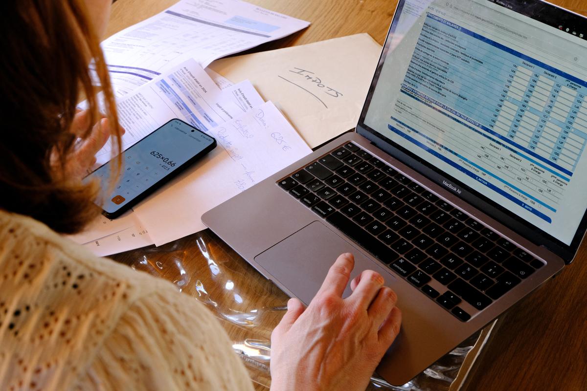 matthieuaron's tweet card. A l’heure où le gouvernement cherche à boucler son budget pour 2026, plusieurs économistes publient un ouvrage coup de poing qui passe au crible les fameuses « niches fiscales ». Leur verdict est...