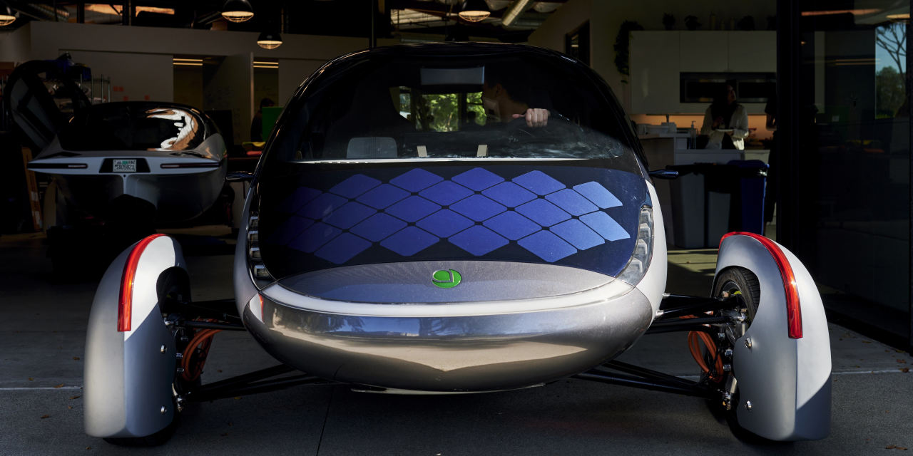 OperatingHQ's tweet card. Crowdfunded companies pull in cash through sleek social-media promotions and mentions of Elon Musk.