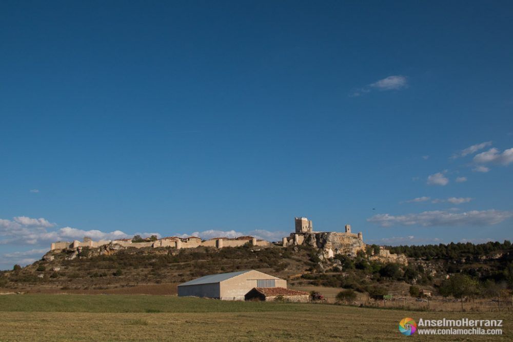 ConlaMochila's tweet card. ¿Qué ver en Calatañazor? pues un montón de cosas en poco tiempo. Una visita a Calatañazor es una visita a un pueblo del pasado. Una pequeña localidad soriana con historia, leyenda y tradición. Una …