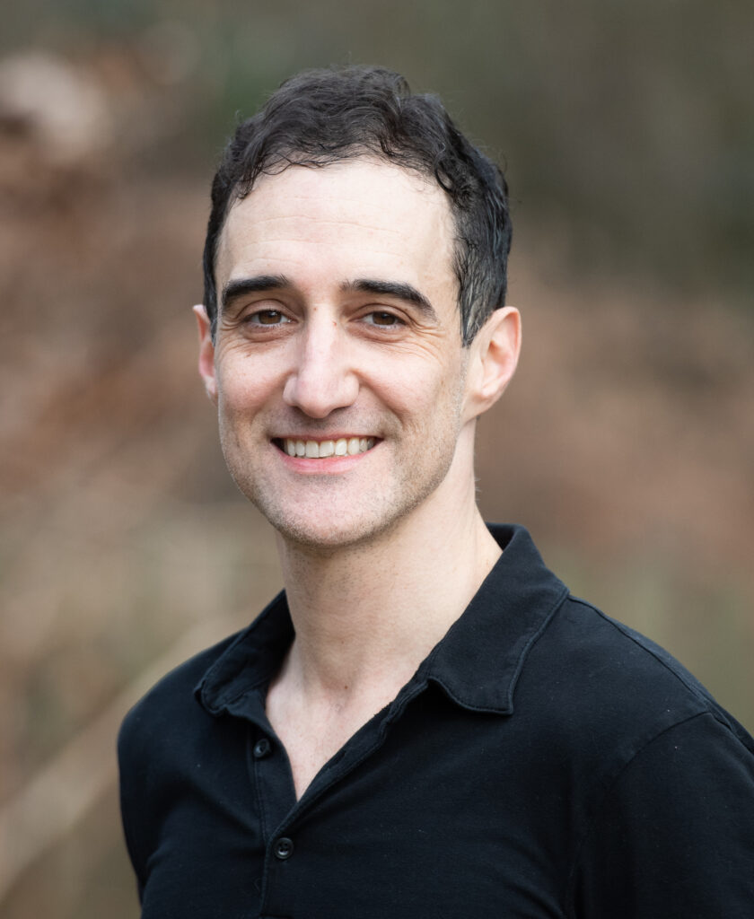 thebigmiddlepod's tweet card. I’ve spent the past few days devouring Ravenous, a cracker of a science thriller written by my guest Sam Apple, who teaches science and creative writing to Masters of Arts […]