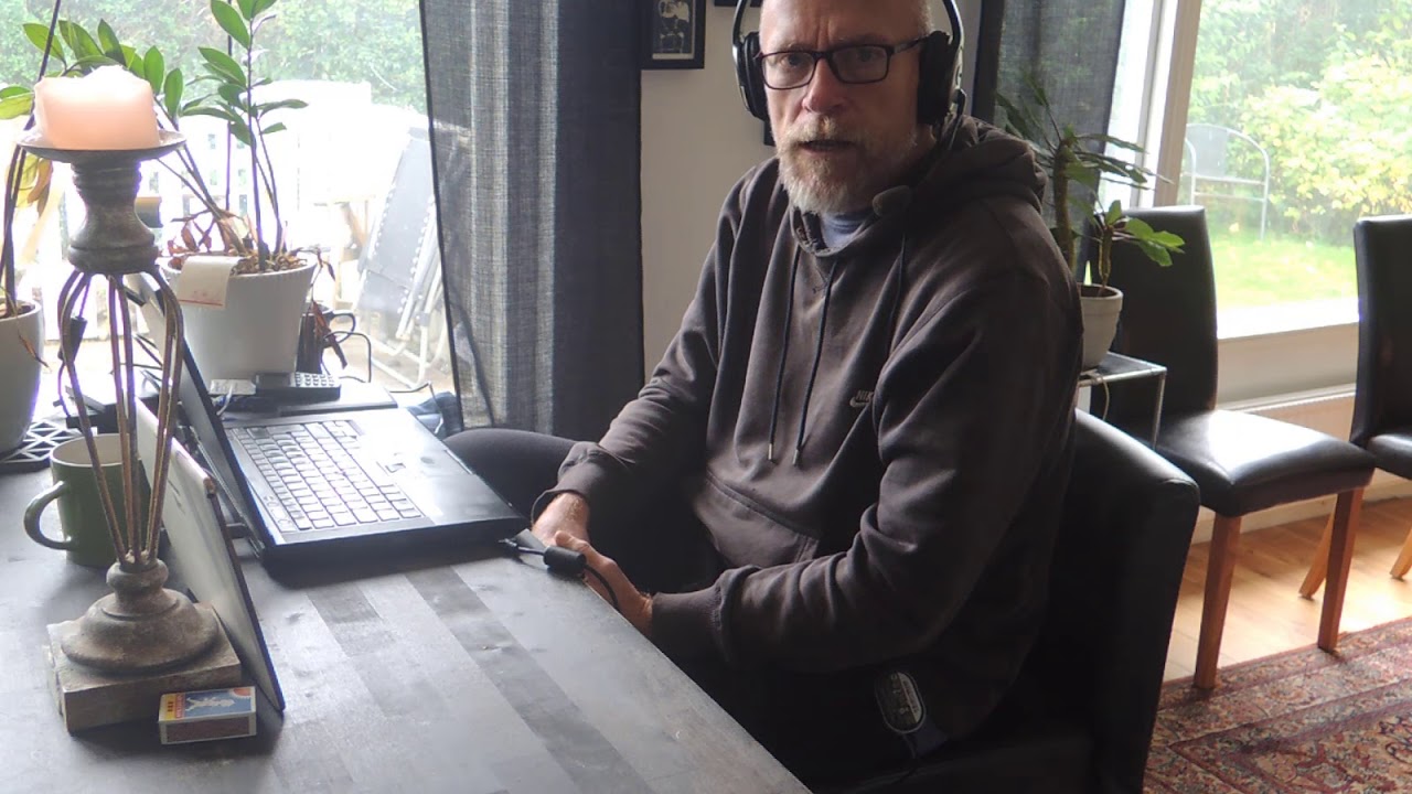 Linuxkurser's tweet card. Behind .easec