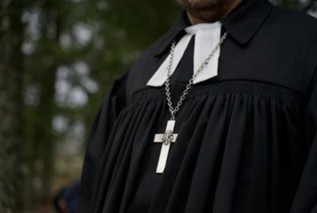 ebaznica's tweet card. "Bet tas viss nāk no Dieva, kas mūs ir salīdzinājis ar Sevi caur Kristu un mums devis salīdzināšanas kalpošanu." (2.Kor.5:18) Bēdas tiem kristīgajiem sludinātājiem, ja viņiem nav nekā cita, ko...