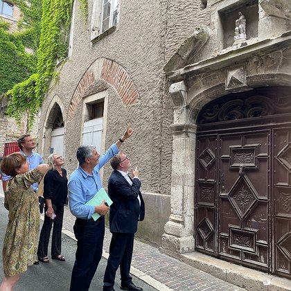 Tweet card summary image