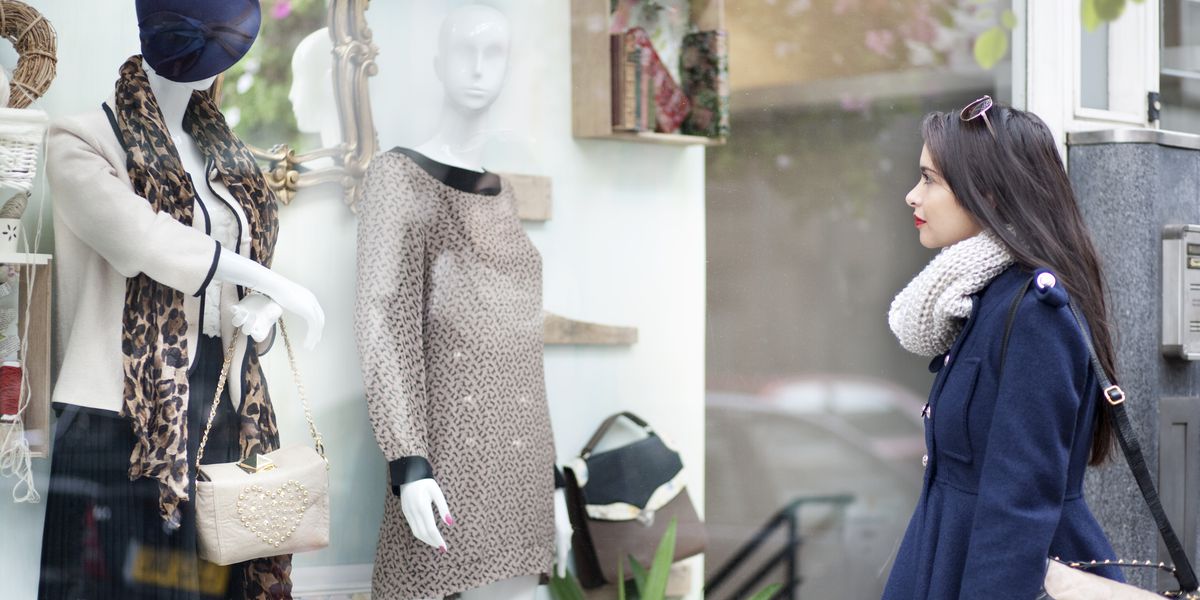 FashTechLab's tweet card. How limited sizing reinforces the myth of the perfect body.