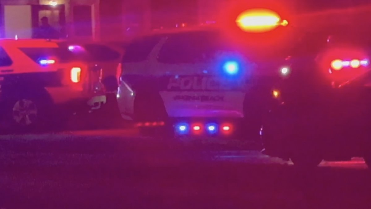 privateofficer's tweet card. A man who held a knife to someone's throat in April — prompting a VBPD police officer to shoot him — has been convicted of all four charges he faced in connection to the incident, prosecutors say.