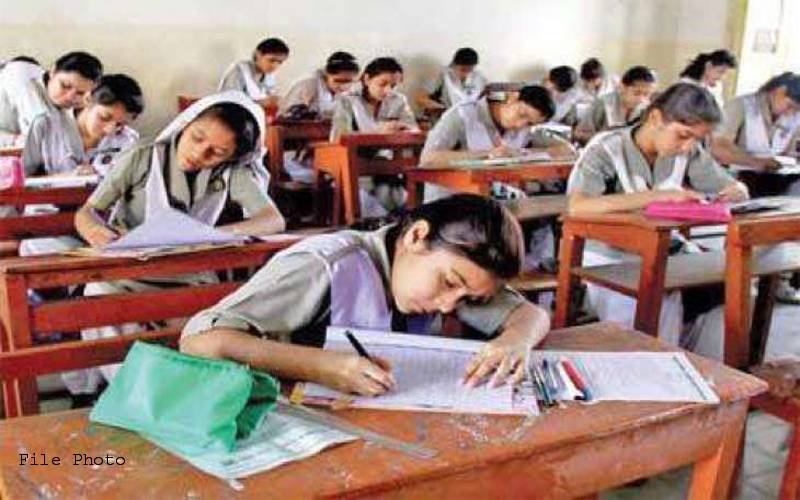 Rabiach35's tweet card. آٹھویں جماعت کا PEC کا آخری امتحان