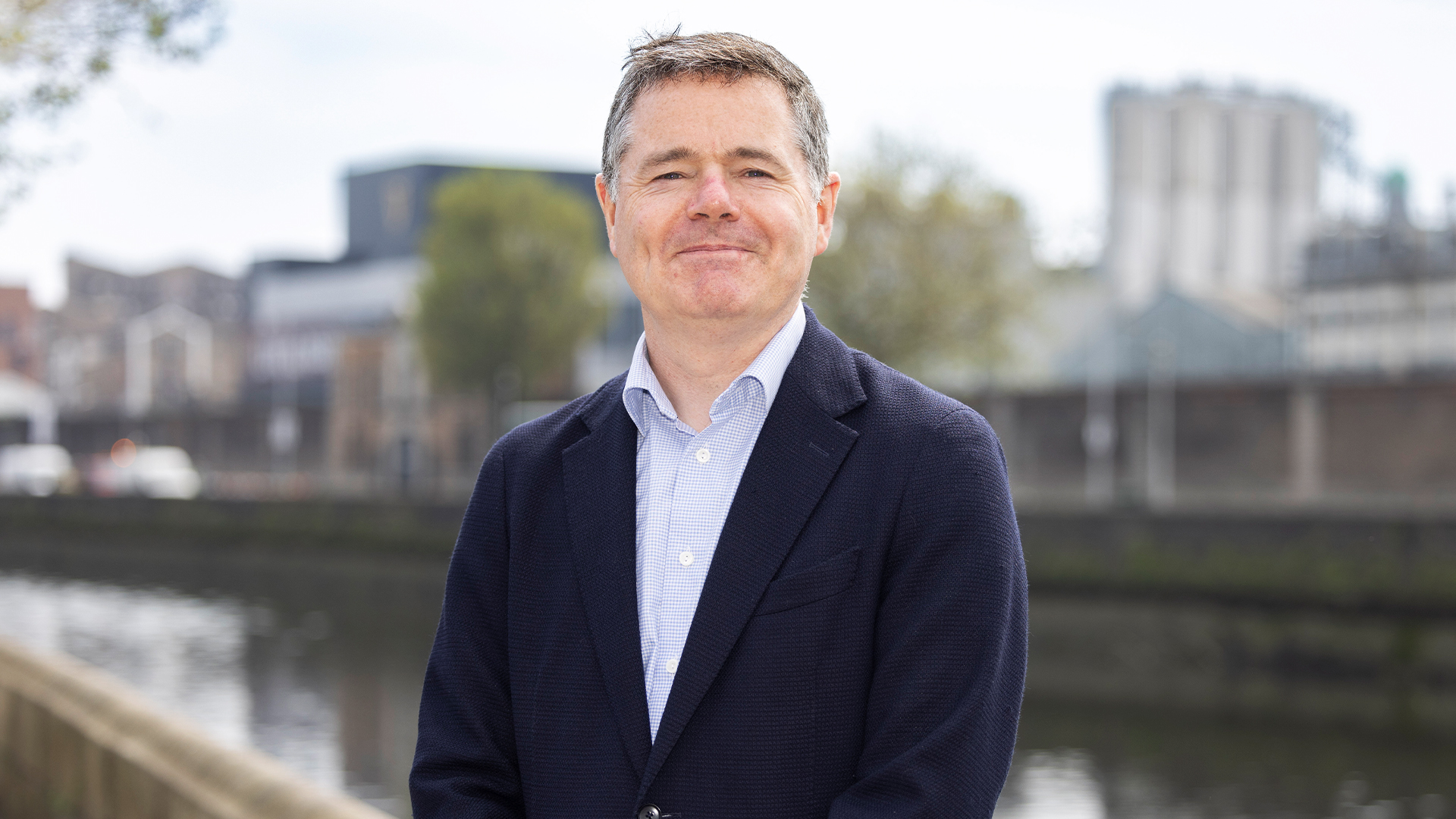 griptmedia's tweet card. Going to work for the World Bank.