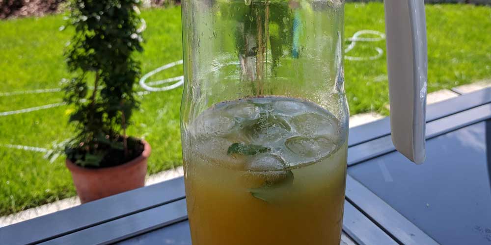 nerdpub_blog's tweet card. Hier ist unser Rezept für das beste Erfrischungsgetränk der Welt: Die NerdPub-Limo. Unbedingt nachmachen!!