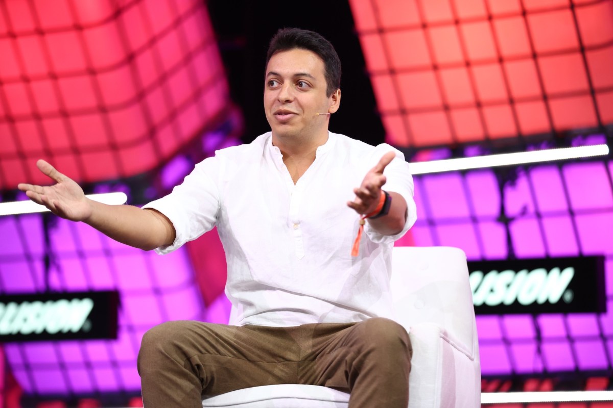 BushStack's tweet card. Deel alleges that one of Rippling’s employees "spent six months impersonating a legitimate Deel customer to gain unauthorized access to Deel’s systems to meticulously analyze, record, and copy Deel’s...