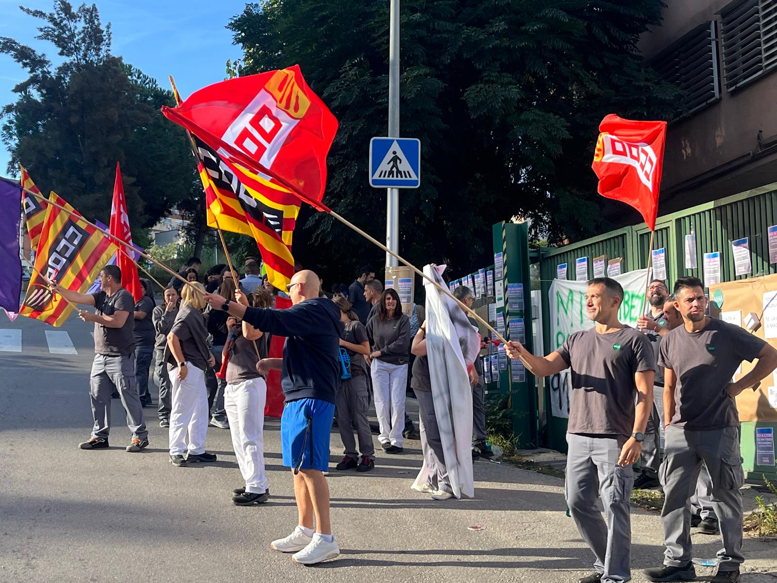 FSC_VOCC_CATC's tweet card. Demà, 7 d’octubre, el sindicat també crida a una concentració davant el Parlament de Catalunya contra l’ERO que vol imposar l’empresa CCOO de Catalunya convoca vaga parcial indefinida a MM Fiber…