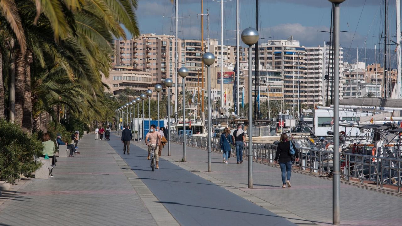 mallorcadiario's tweet card. El derribo del puente de Paraires y de la pasarela del edificio Mediterráneo del Paseo Marítimo de Palma provocará restricciones de tráfico a lo largo de este fin de semana. Según ha recordado la...
