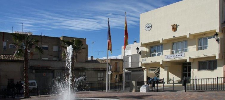 viroolf's tweet card. El ple aprova adherir-se a la campanya 'Cent d’Estellés'