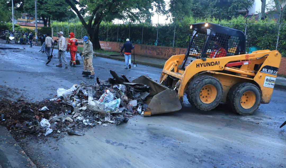 lafm's tweet card. En los operativos no hubo alteraciones en el orden público.