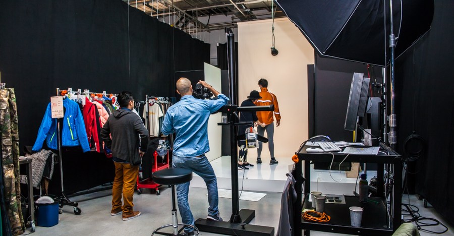 FashTechLab's tweet card. Sir, your AI fashion designer is here