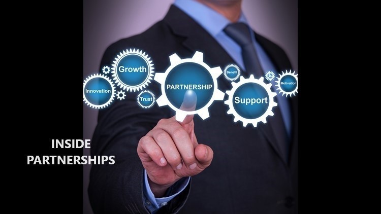 chris_robinet's tweet card. Éditeurs de logiciels, Responsables des Partenariats, … Bonjour à tous et bienvenue dans "INSIDE PARTNERSHIPS", LA Newsletter qui décode l'univers des partenariats, des alliances et de la vente...