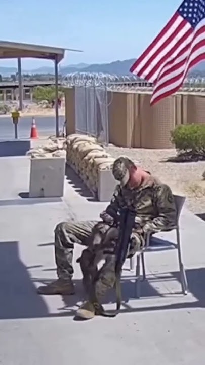 PolskaWaluty's tweet card. Unexpected moment #armylover #military #rocketlauncher #onduty #sleep