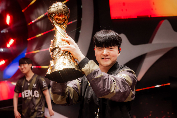 dGon's tweet card. [단독] ‘캐니언’ 김건부, 젠지서 1년 더 뛴다…‘기·캐·쵸·룰·듀’ 완전체 한 번 더!