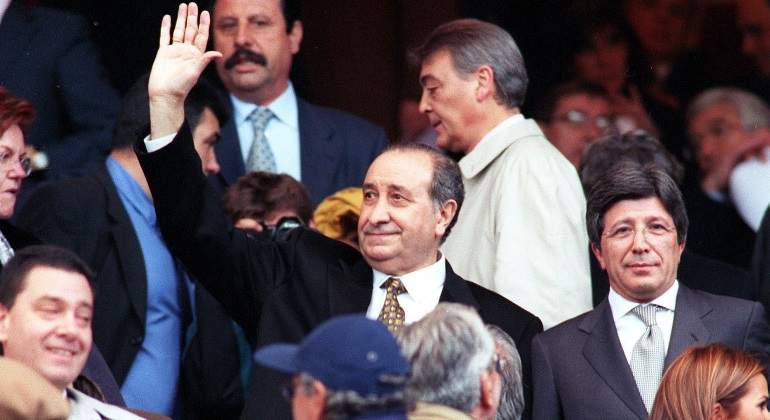 RafaRNMJ's tweet card. En 1992, todos los clubes de Primera y Segunda protagonizaron una carrera contrarreloj para adaptarse a los requerimientos de la nueva Ley del Deporte, que obligaba a la conversión en sociedad...