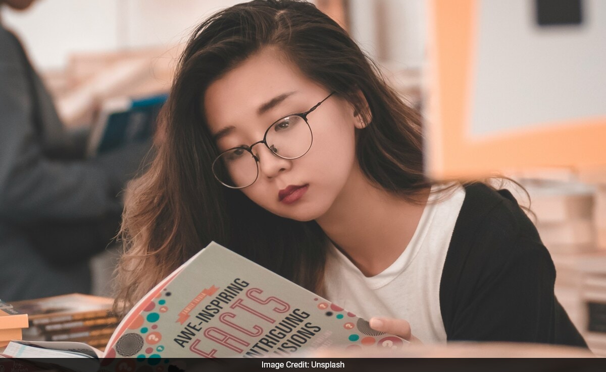 perspectiv_poll's tweet card. Many students find it challenging to get back into their study routine after a prolonged break. This article offers practical strategies to smoothly transition back to academics, emphasizing gradual...