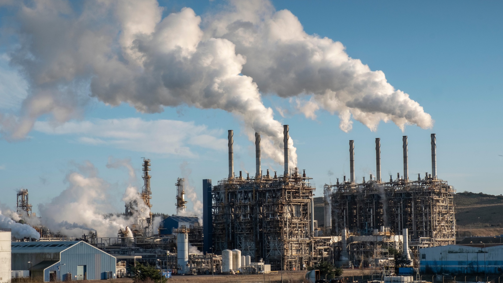 AgentP22's tweet card. AN industrial plant is set to close as hundreds of jobs will be lost, it has emerged. The Fife Ethylene Plant at the Mossmorran Petrochemical facility will shut in February, putting around 200 jobs…