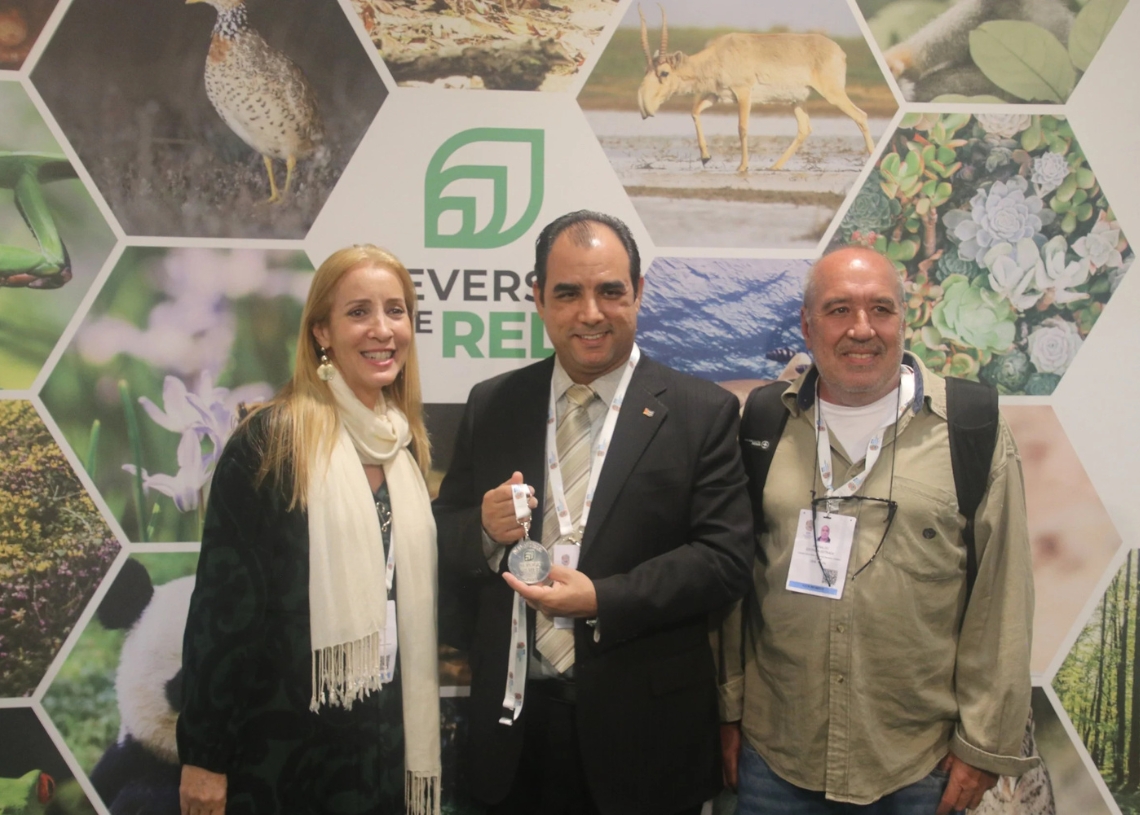 OnCuba's tweet card. El Premio Internacional Reverse the Red 2025, uno de los más altos reconocimientos en materia de biodiversidad y fue entregado en Emiratos arabes Unidos.