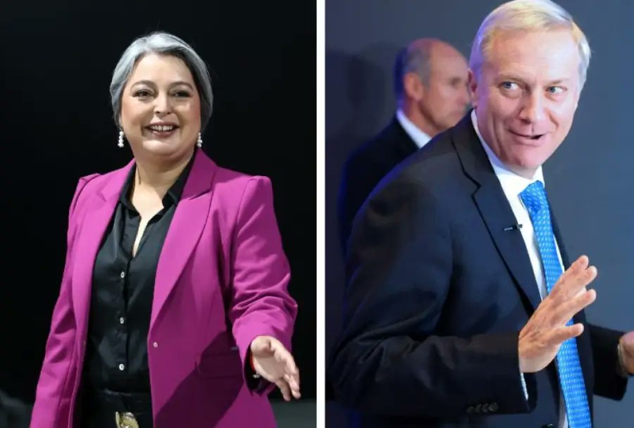 ladiscusioncl's tweet card. El arranque formal de la segunda vuelta presidencial comenzó este lunes con dos imágenes potentes y claramente diferenciadas: Jeannette Jara recorriendo La Pintana, una de las comunas populares más…