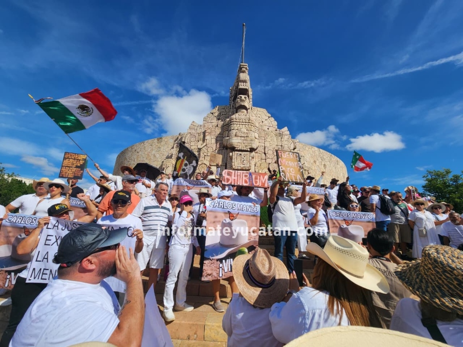 INFORMATYUC's tweet card. Dos marchas se unen en Mérida, la primera, sociedad civil que alzaron la voz y se unieron al Movimiento del Sombrero, la segunda, jóvenes de la llamada Generación Z. Mérida, Yucatán a 16 de noviembre...