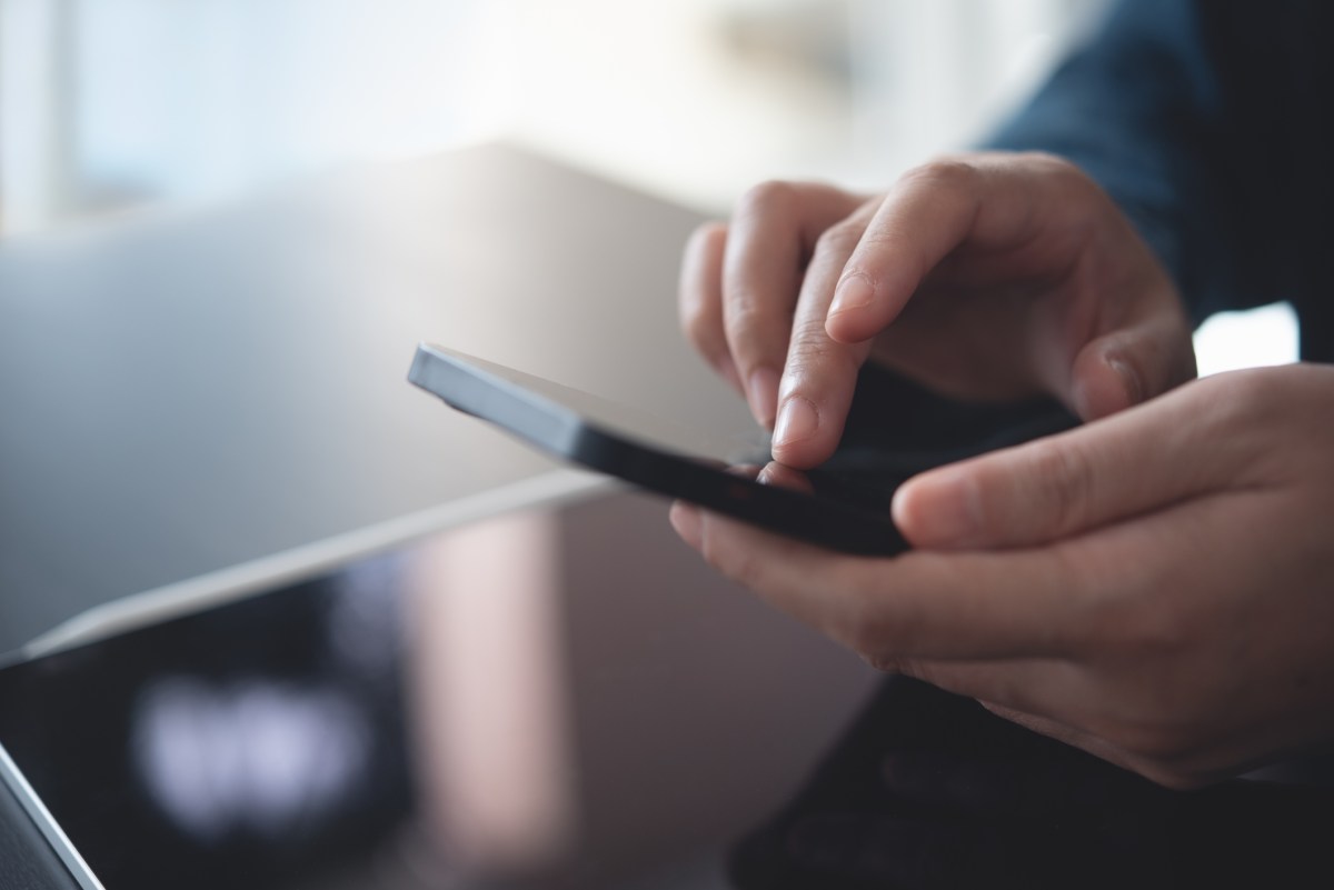 aicapital_io's tweet card. An analysis of mobile apps offering vibe-coding tools shows few have found traction.