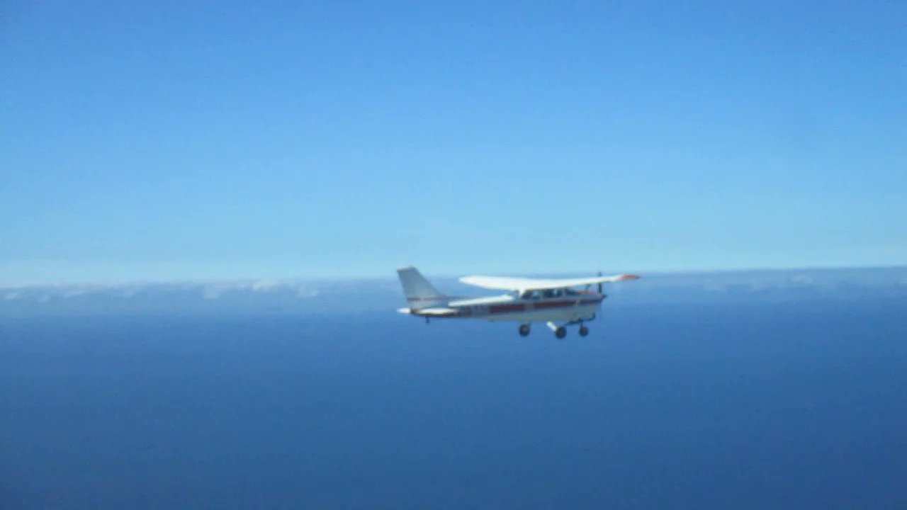 Henk4Excel's tweet card. Flying