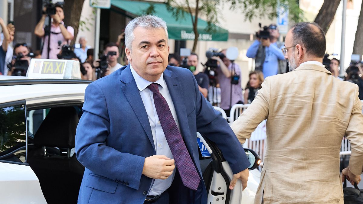 TheObjective_es's tweet card. Acciona pagó al menos 6,7 millones de euros a la sociedad Servinabar, propiedad de Antxon Alonso y vinculada a Santos Cerdán, durante al menos una década,