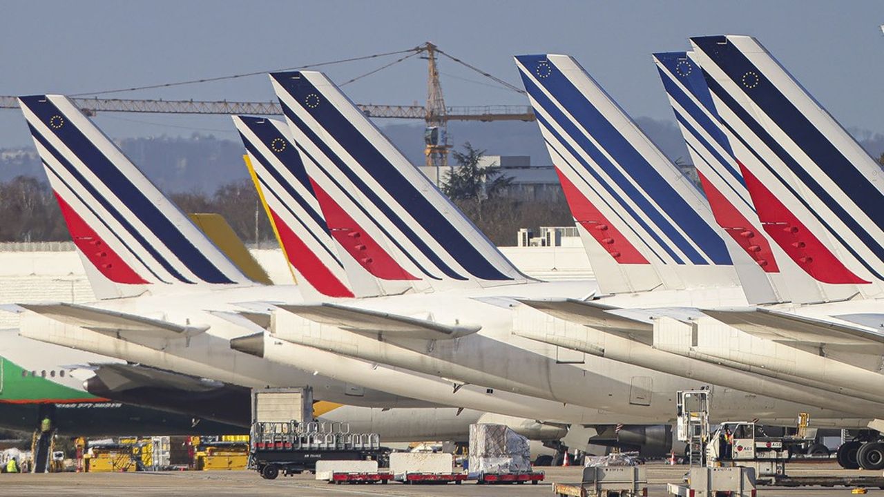 BrunoTrevidic's tweet card. Selon une étude du cabinet Asterès, le poids de la fiscalité et des réglementations sur le transport aérien en France représenterait plus de 5 milliards d'euros de surcoûts par an pour une compagnie...