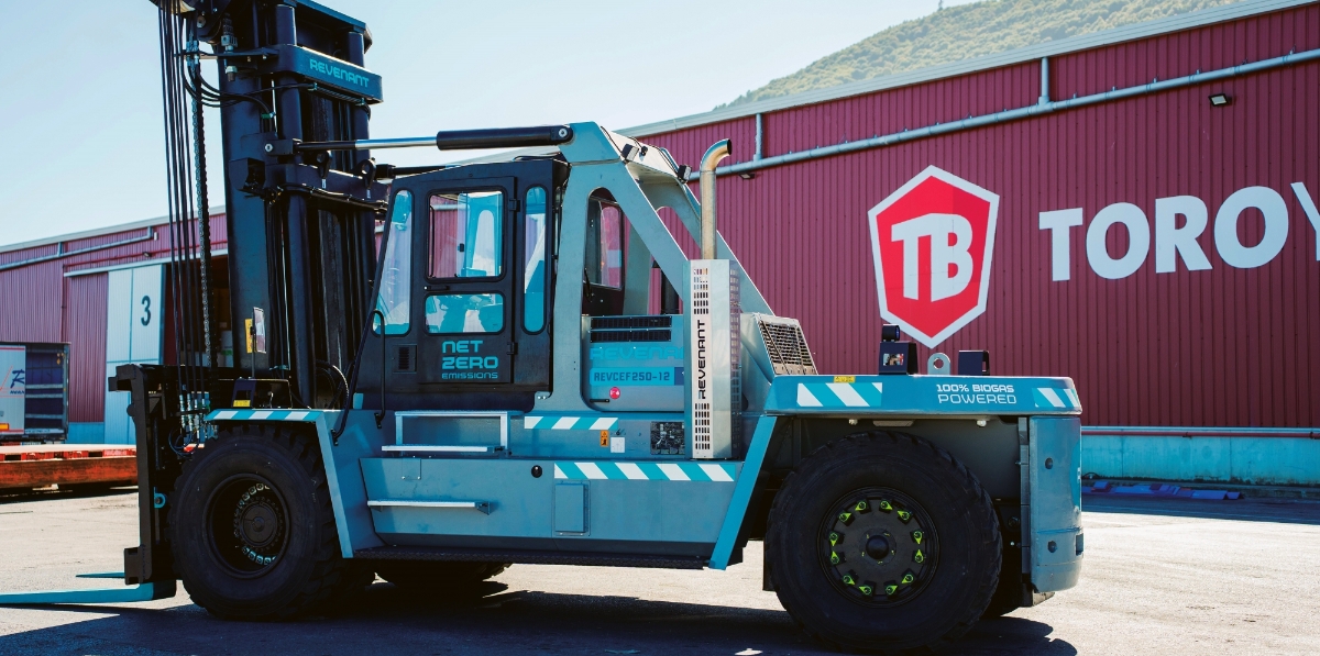 mlcluster's tweet card. Toro y Betolaza ha mostrado su compromiso con la sostenibilidad y la economía circular con la reciente incorporación de dos máquinas remanufacturadas por Revenant Industr...