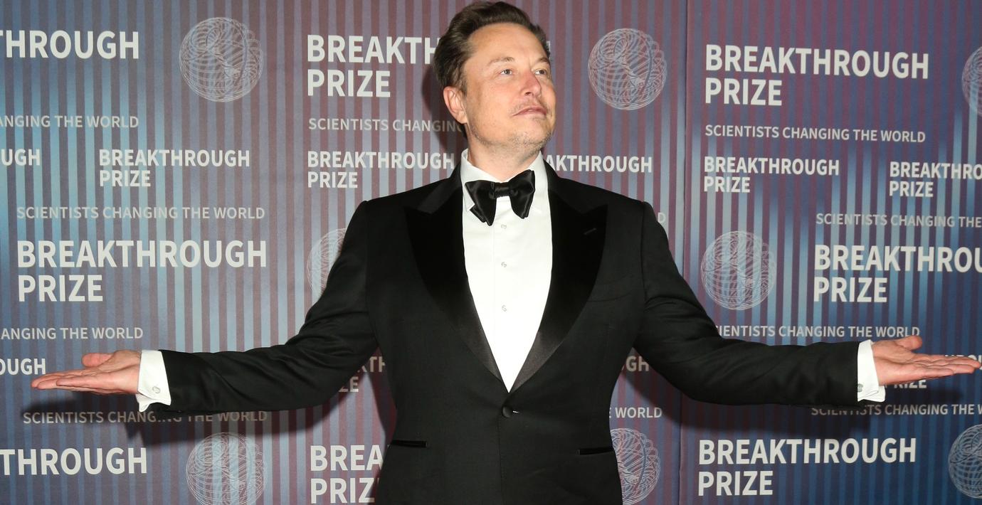 Ygeman's tweet card. Elon Musks ersättningsupplägg på 1 000 miljarder dollar slår alla rekord. Skulle Musk uppfylla samtliga mål som ligger till grund för kompensationspaketet skulle han tjäna mer än vad alla grundskol...