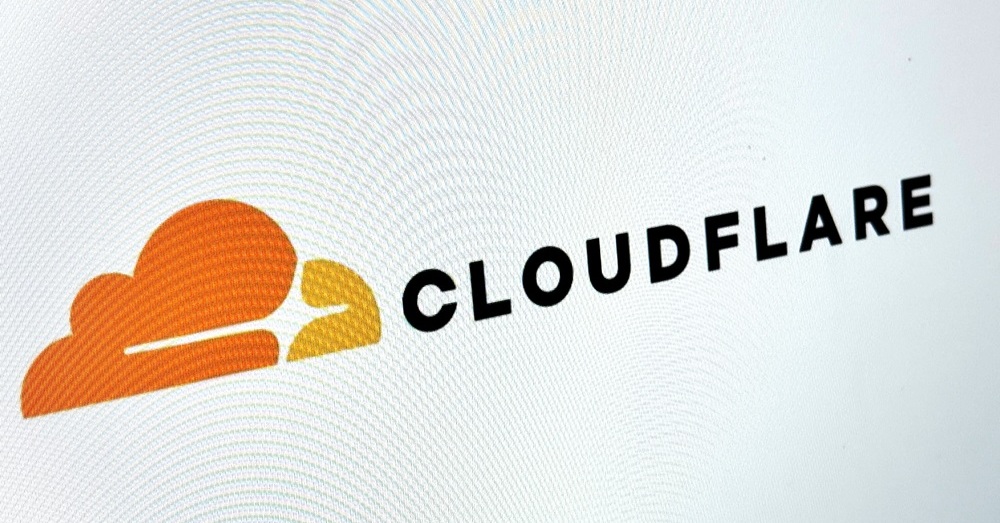 _ESCAPE_ID_'s tweet card. 11月18日午後8時48分ごろから、Xをはじめとした各種Webサービスが利用しにくい状態になった。原因はCDN（コンテンツ・デリバリー・ネットワーク）と呼ばれるサービス「Cloudflare」での障害。耳慣れない言葉だが、普段使うWebサービスにおいてどのような役目を果たしているサービスなのか。