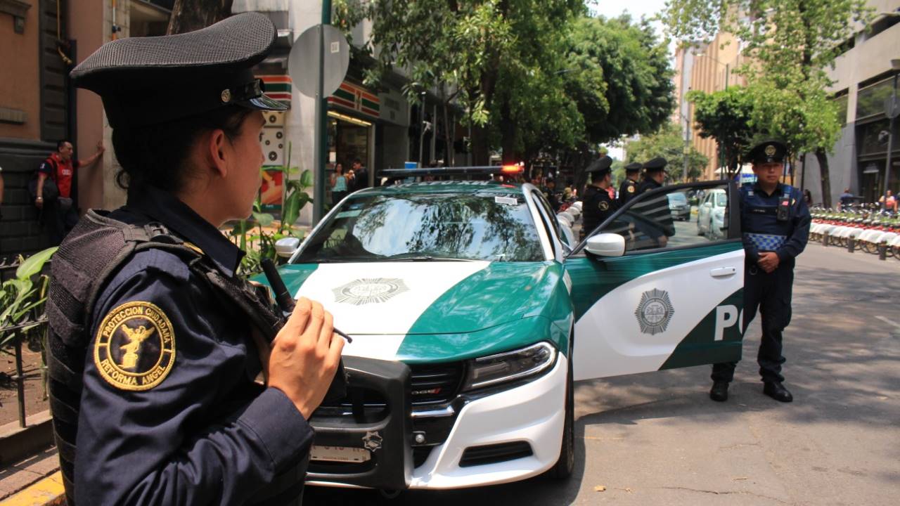 FahadHizam's tweet card. Explore Mexico's law enforcement structure, roles, and challenges across federal, state, and municipal levels. Understand the rise of private security firms