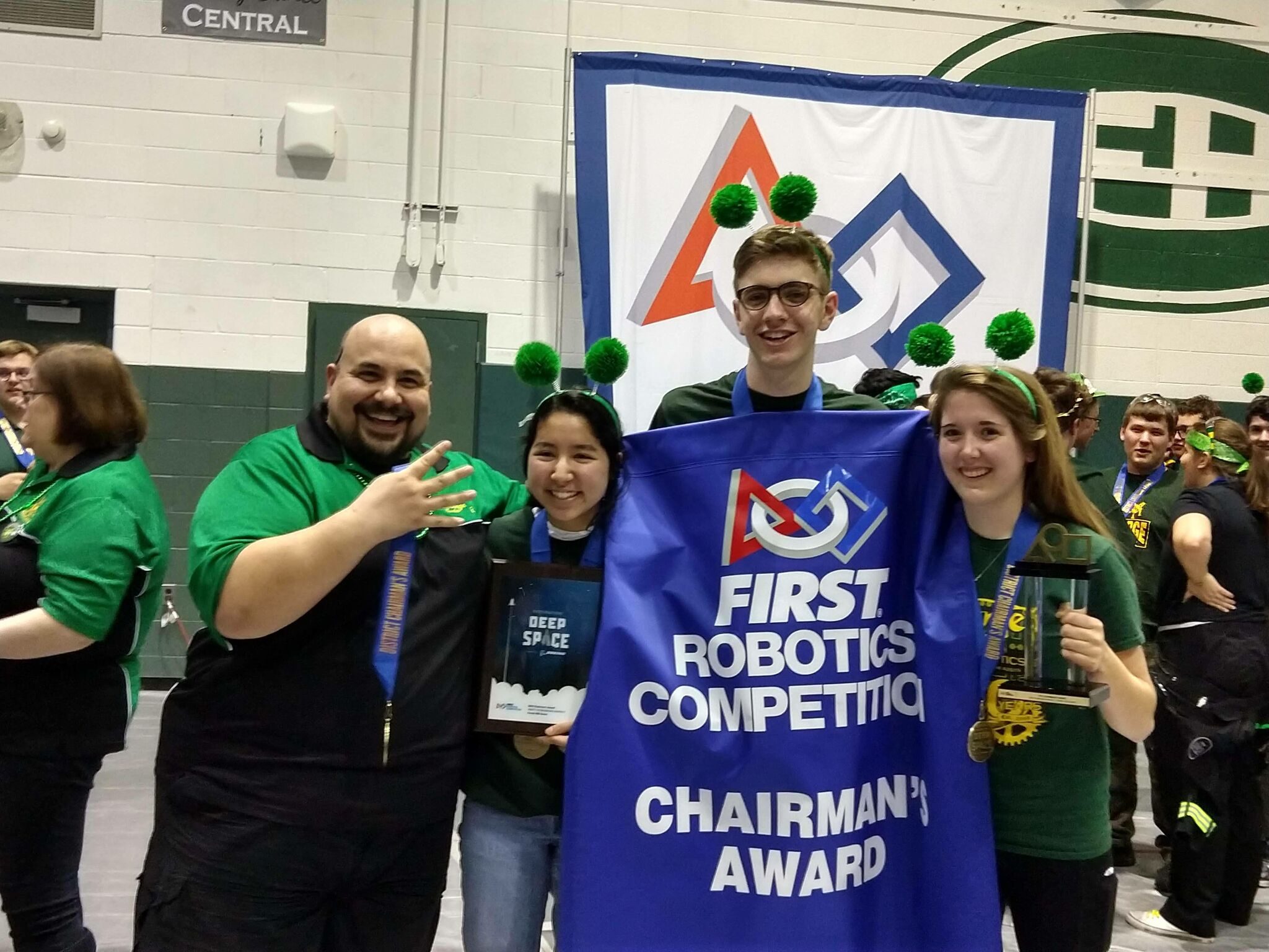 ChangetheCodeGR's tweet card. MATH, COMPUTERS AND ROBOTS: Sean Murray is a mathematics and computer science teacher and...