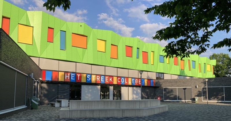 Leerling steekt vuurwerk af in aula: Het Streek College ontruimd